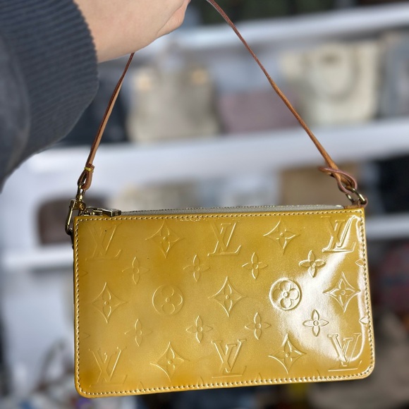 Louis Vuitton Handbags - LV Vernis Pochette